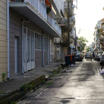 Tempête Ernesto : la Guadeloupe en vigilance rouge aux orages et fortes pluies, voici ce que cela implique