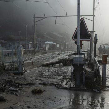 Schweiz: Überschwemmungen und Schlammlawinen nach Unwettern in der Schweiz