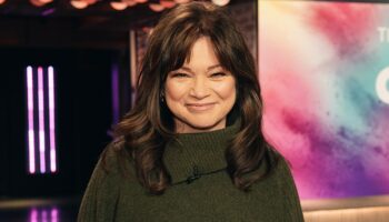 Valerie Bertinelli says goodbye to summer with poolside swimsuit selfie