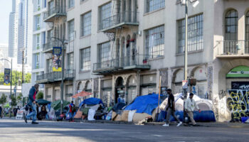 Le cruel virage de la Californie contre les sans-abri