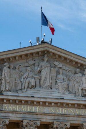 À droite, les nouveaux visages en ordre dispersé après les législatives