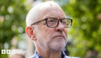 Corbyn in talks to form new independent MPs group