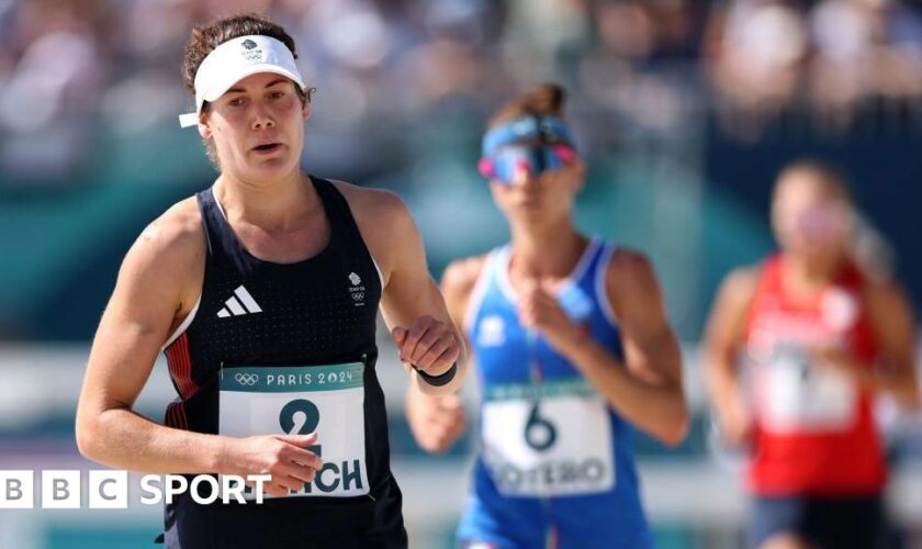 Kate French running in the modern pentathlon in Paris