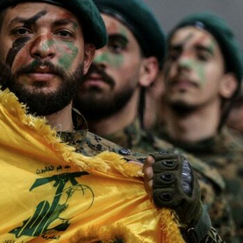 Drones, missiles iraniens et roquettes soviétiques : que pèse militairement le Hezbollah face à Israël ?