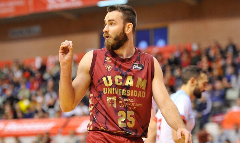 El Betis Baloncesto avanza para cerrar a David Jelinek