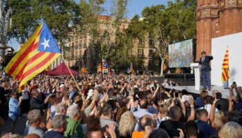 En Catalogne, la police espagnole humiliée par le pied de nez de Puigdemont