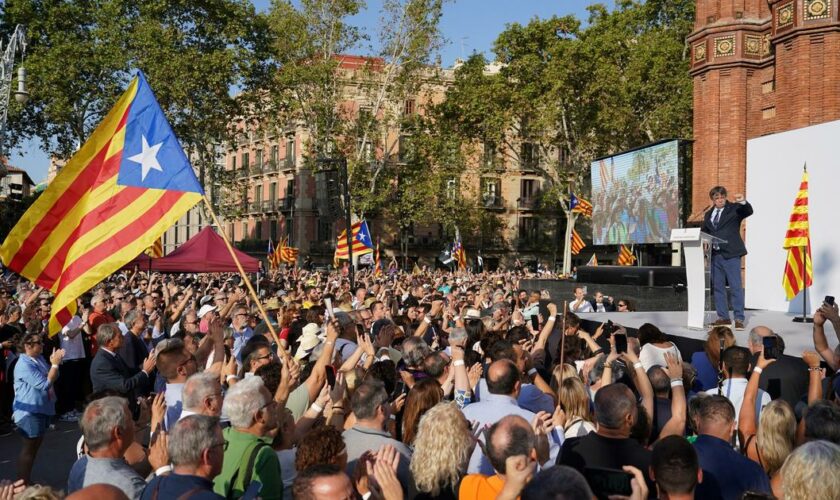 En Catalogne, la police espagnole humiliée par le pied de nez de Puigdemont