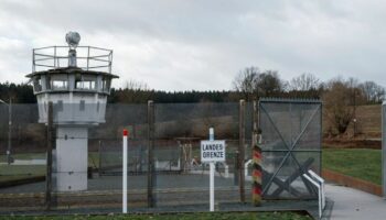 Das kleine Dorf an der bayerisch-thüringischen Grenze war im Kalten Krieg jahrzehntelang geteilt und erlangte als "Little Berlin