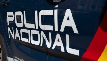 Investigan la muerte de un hombre por un disparo en la espalda en un chalé de Estepona, Málaga