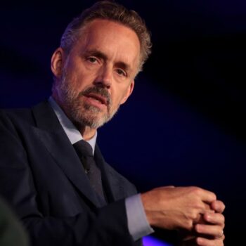 Jordan Peterson, le psychologue canadien «anti-woke», condamné à suivre un stage de bonne conduite