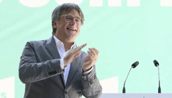 Junts ya muestra sus cartas para frenar a Illa: "Si detienen a Puigdemont, pediremos la suspensión del pleno"