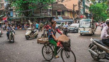 Les carnets de voyage de Douglas Kennedy au Vietnam: épisode 4, les transformations d'Hanoï, l'ancienne prison rouge du monde