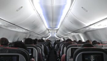 Ne rien faire (du tout) pendant un très long vol en avion: héroïque ou stupide?