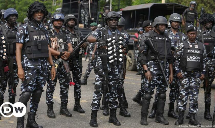 Nigeria: Police increase presence on 10th day of protests