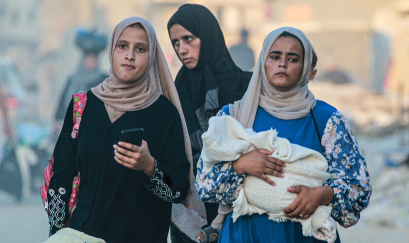 "Nous n'avons plus rien dans ce monde, sauf notre fille" : une jeune mère raconte la vie à Gaza