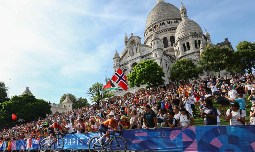 « On a vécu un truc incroyable » : les coureuses cyclistes ont vécu à leur tour la folie dans Paris