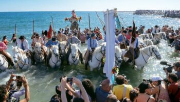 Pèlerinages, processions : enquête sur le grand retour de la piété populaire