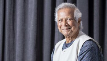 Prix Nobel, «banquier des pauvres»: qui est Muhammad Yunus, appelé au secours pour diriger le gouvernement intérimaire du Bangladesh ?