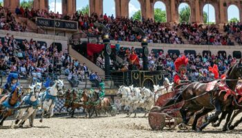 Puy du Fou: dans les coulisses du meilleur parc d'attractions du monde