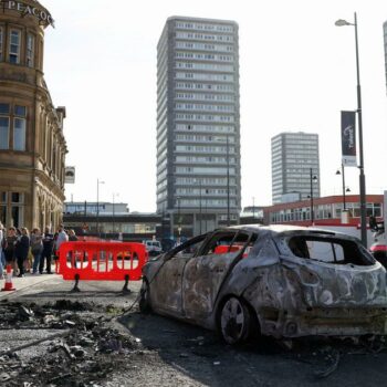 Royaume-Uni : après les émeutes de Sunderland, nouvelles manifestations sous surveillance