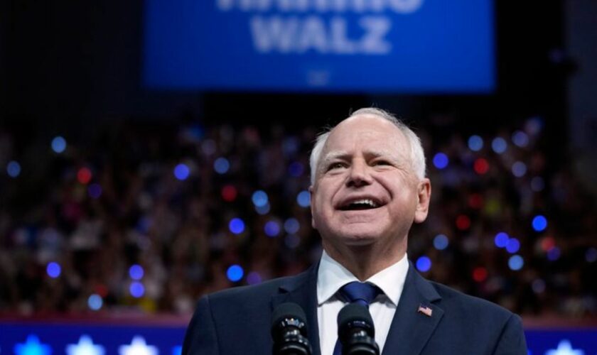 Tim Walz startet als Vizekandidat der Demokraten in den Wahlkampf. Foto: Matt Rourke/AP/dpa