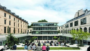 «Un CV Sciences Po, je ne le regarde même plus» : quand le monde des affaires prend ses distances avec Sciences Po