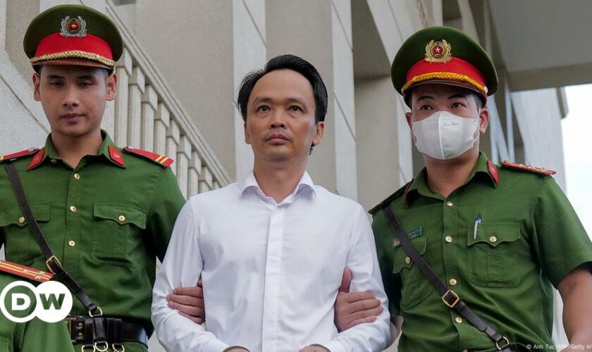 Vietnam: Billionaire tycoon gets 21-year sentence for fraud
