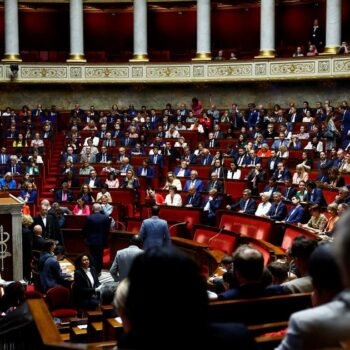 «&nbsp;On n’est plus à l’abri de rien&nbsp;»&nbsp;: à l’Assemblée, la prochaine dissolution est déjà dans toutes les têtes