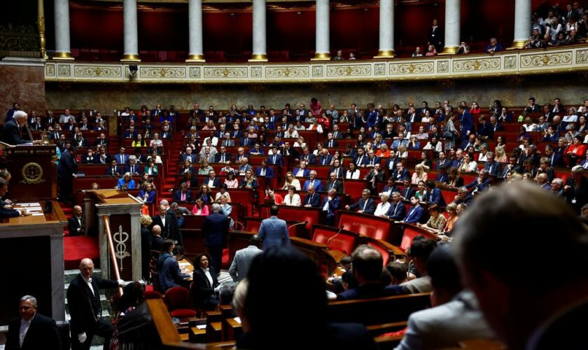 «&nbsp;On n’est plus à l’abri de rien&nbsp;»&nbsp;: à l’Assemblée, la prochaine dissolution est déjà dans toutes les têtes