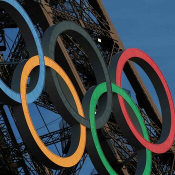 Les anneaux olympiques et la tour Eiffel “mariés” pour la vie