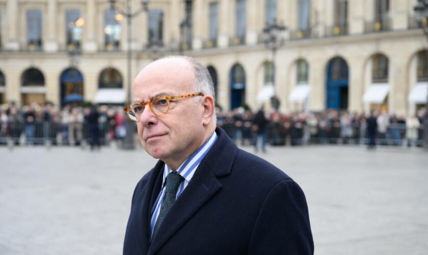 Désignation du Premier ministre : Macron rencontrera Bernard Cazeneuve lundi matin