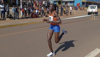 Kenya : la marathonienne ougandaise Rebecca Cheptegei, brûlée «à plus de 80 %» par son compagnon, entre la vie et la mort