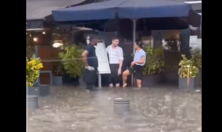 À Marseille, les pluies diluviennes créent des inondations et font déborder le Vieux-Port