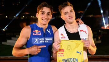 JO de Paris : Mondo Duplantis bat Karsten Warholm sur 100m et remporte leur défi