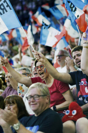 EN IMAGES – Les supporteurs mettent le feu aux Jeux paralympiques