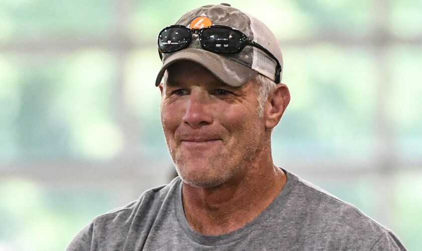 NFL legend Brett Favre takes 'simple' stance on voters in US elections