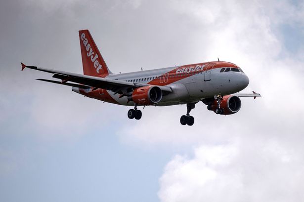 easyJet flight forced to abort landing in Manchester as wild winds batter runway