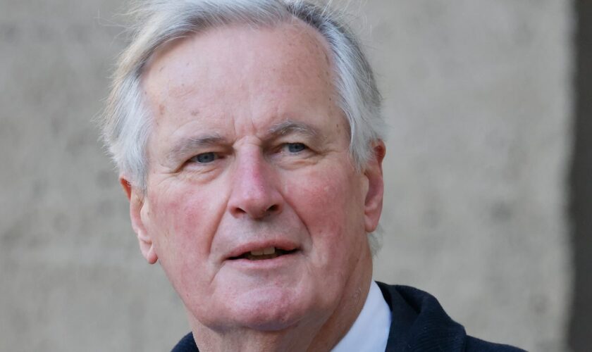 Le nouveau Premier ministre Michel Barnier lors de la cérémonie d'hommage national à Jacques Delors, à Paris le 5 janvier 2024.