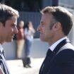 Le Premier ministre démissionnaire Gabriel Attal (gauche) et le président Emmanuel Macron le 14 juillet 2024 à Paris