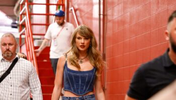 Taylor Swift arrives in Kansas City to cheer on Travis Kelce in first Chiefs game of NFL season