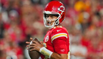 Chiefs take down Ravens as hunt for 3rd straight Super Bowl starts off on right foot