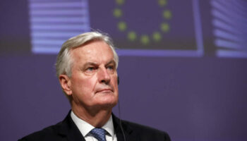 Michel Barnier, le “négociateur chevronné” du Brexit chargé de “déminer” la crise politique française