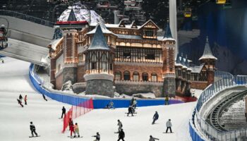 La Chine inaugure la plus grande piste de ski en intérieur du monde