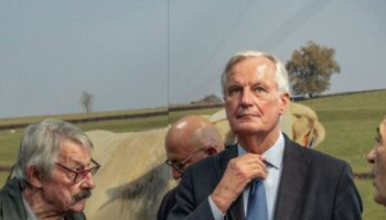 Michel Barnier lors d'une visite au Sommet de l'élevage à Cournon-d'Auvergne, près Clermont-Ferrand, le 7 octobre 2021