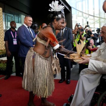 Pope urges end to Papua New Guinea tribal conflicts and fair, sustainable extraction of resources