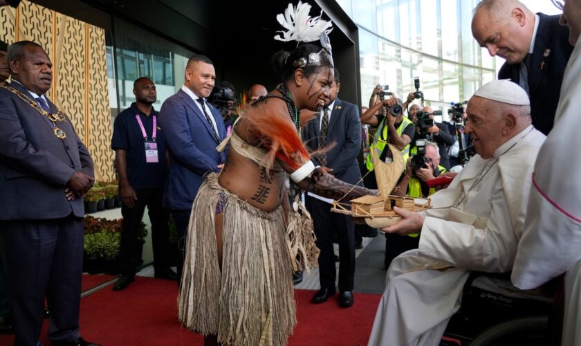 Pope urges end to Papua New Guinea tribal conflicts and fair, sustainable extraction of resources