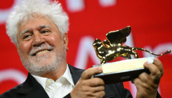 Pedro Almodovar obtient le Lion d'or à Venise pour un film sur le suicide assisté