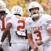 Quinn Ewers puts on stellar display, throws 3 touchdown passes as Texas routs Michigan