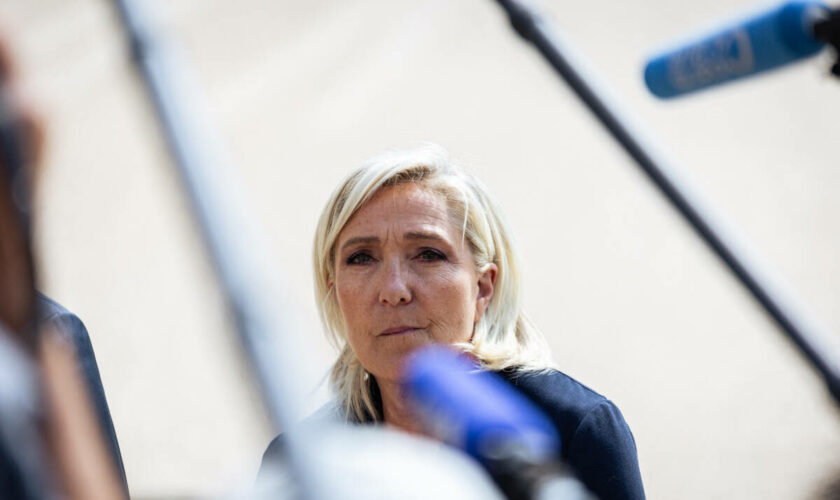 « Je ne suis pas DRH d’Emmanuel Macron » : Marine Le Pen dément avoir participé à la nomination de Michel Barnier