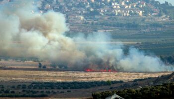 De la fumée s'élève de la région de Marjayoun, dans le sud du Liban, après un tir israélien le 7 septembre 2024, sur fond d'échange de tirs entre le Hezbollah libanais et Israël